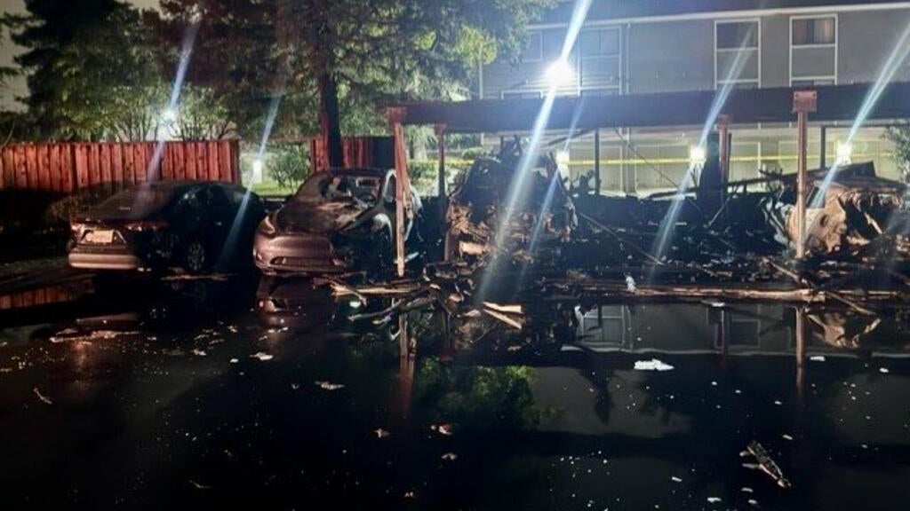 Overnight fire at San Jose housing complex damages more than 20 vehicles, carport — CBS Bay Area (KPIX), College Station Community news