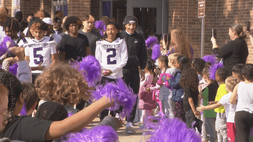 Green Bay West students send off football team for first playoff appearance in decades — Fox 11 Green Bay Sports, College Station Schools news