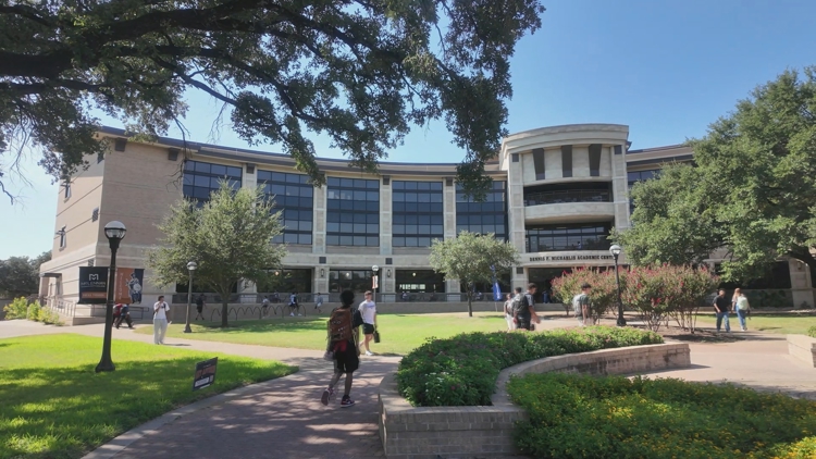 AI is changing the workforce. Here's what educators say students should know — KCEN (Central Texas)