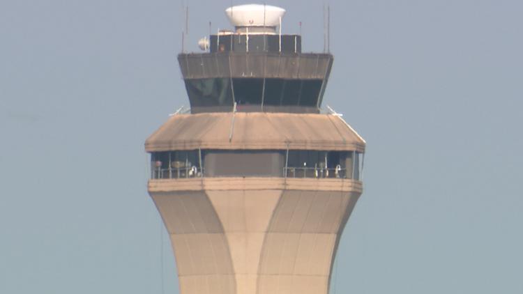 Flight about to take off from Bush Airport evacuated after smoke detected in cabin — KHOU 11 (Houston), College Station Community news