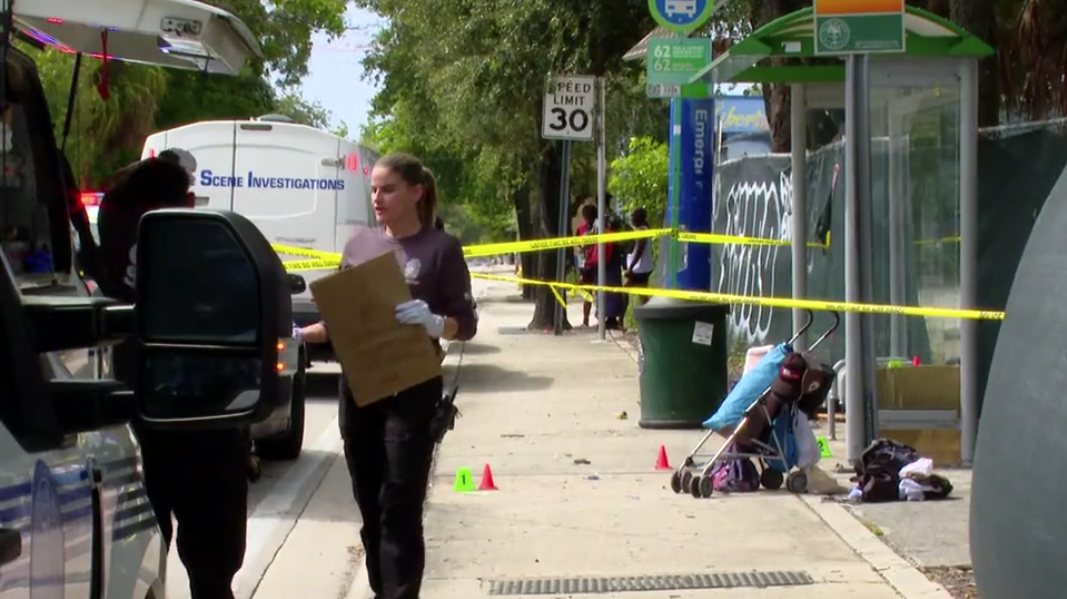 Attacker, victim injured in stabbing at Miami bus stop — WSVN 7 Miami-Dade, College Station Community news
